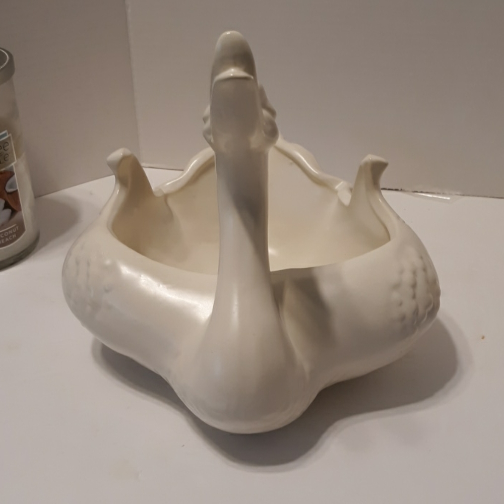 Vintage MCM Hull Swan Planter - Picture 11 of 11